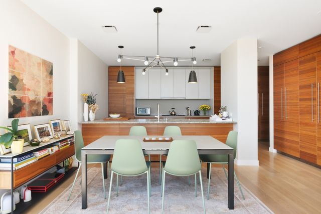 2121 31st St Apt 4E, New York City, NY 11105