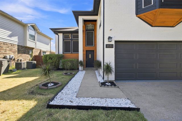 2124 Newport Drive, Flower Mound, TX 75028