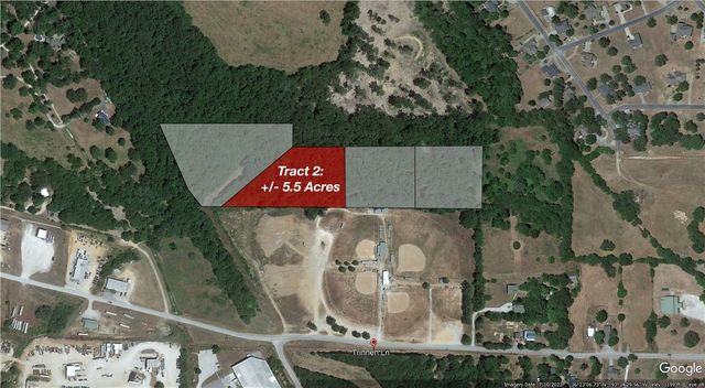 Trinnen Lane, Berryville, AR 72616