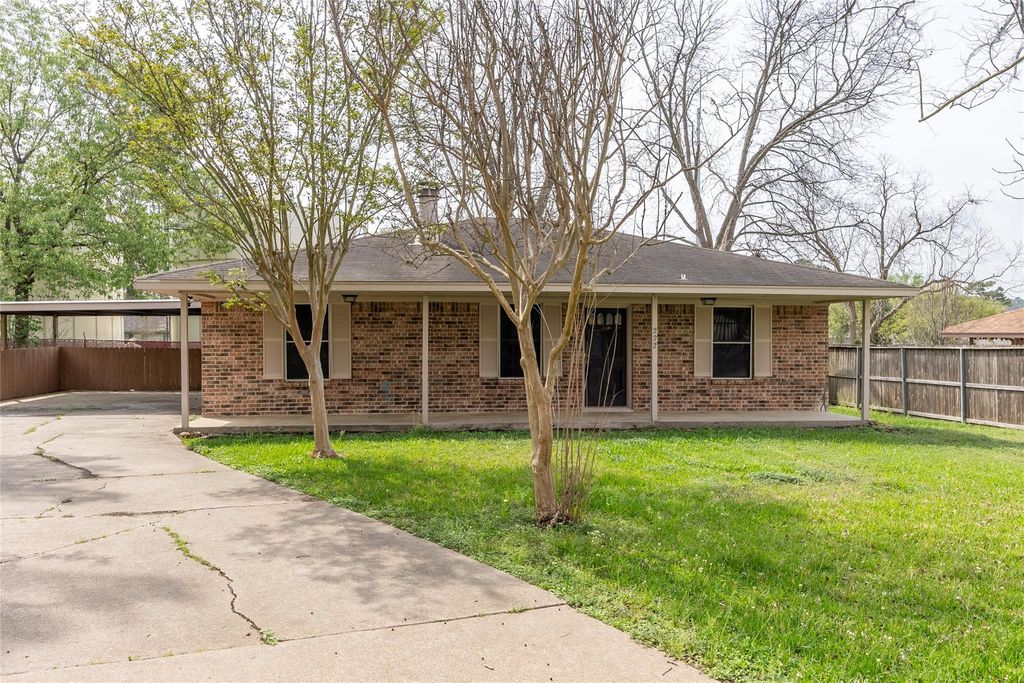 222 Cool Cove, Montgomery, TX 77356