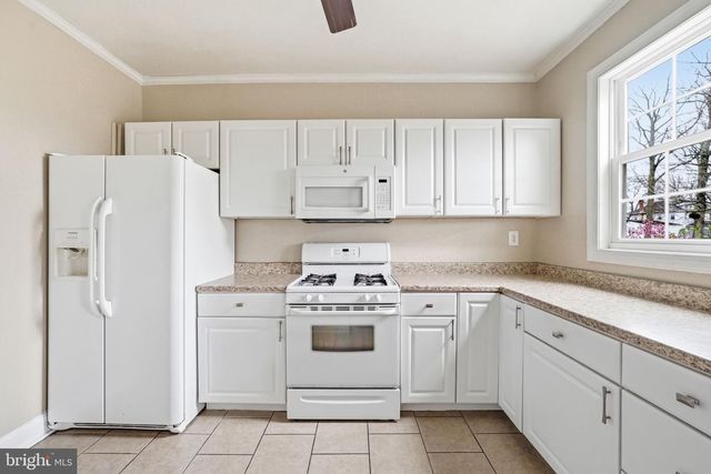 119-121 GRANDVIEW AVE, Pitman, NJ 08071