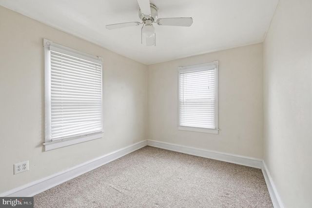 119-121 GRANDVIEW AVE, Pitman, NJ 08071