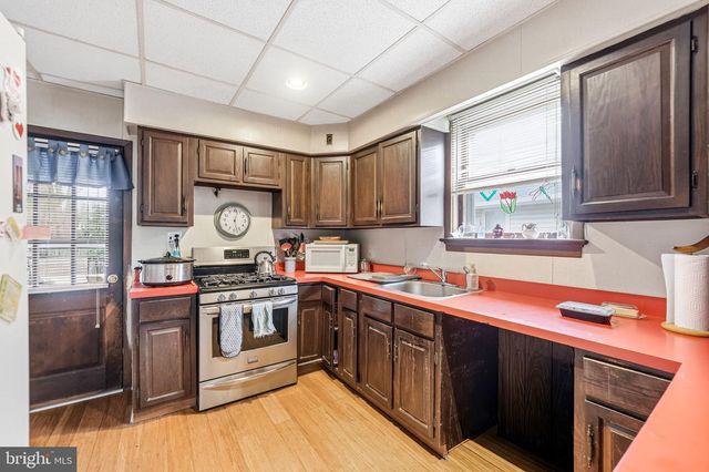 119-121 GRANDVIEW AVE, Pitman, NJ 08071