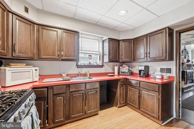 119-121 GRANDVIEW AVE, Pitman, NJ 08071