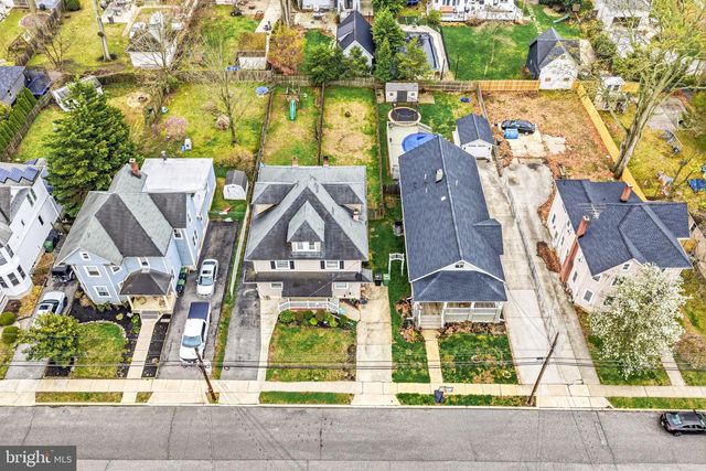 119-121 GRANDVIEW AVE, Pitman, NJ 08071