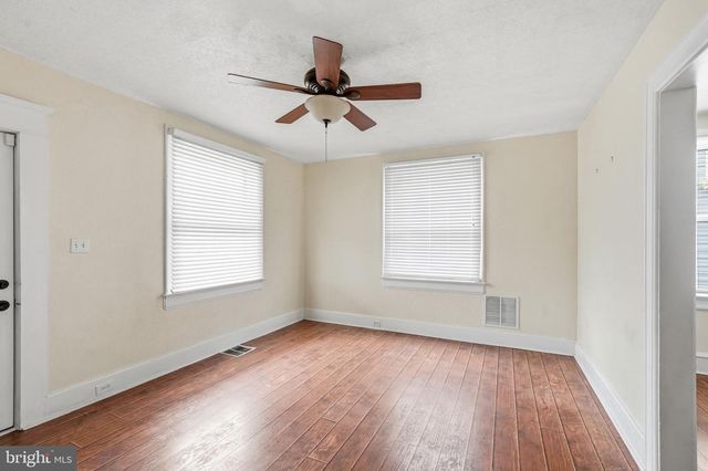 119-121 GRANDVIEW AVE, Pitman, NJ 08071