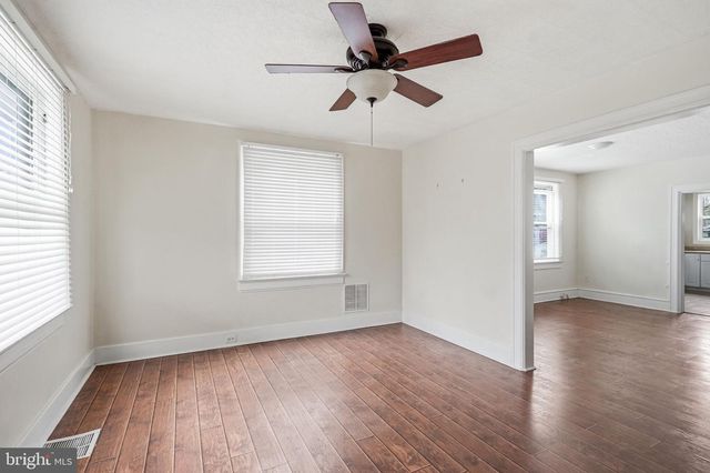 119-121 GRANDVIEW AVE, Pitman, NJ 08071