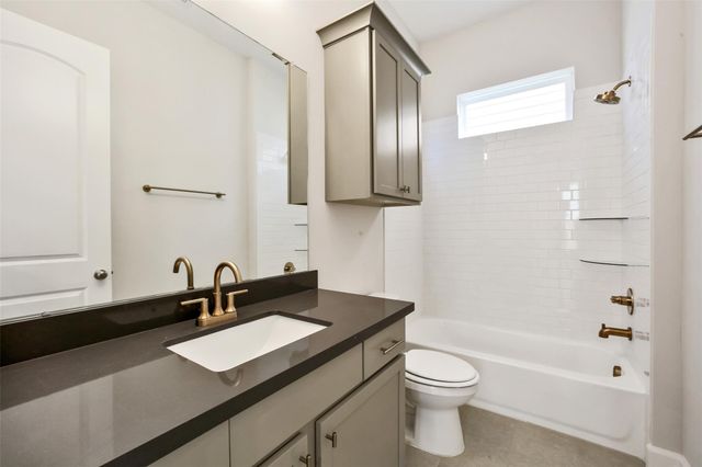 2517 S Houston Avenue, Pearland, TX 77581