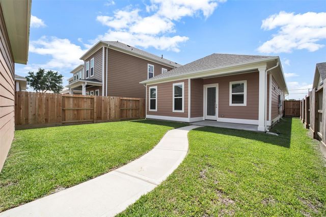 2517 S Houston Avenue, Pearland, TX 77581