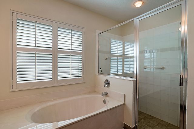 7004 SE Twin Oaks Circle, Stuart, FL 34997