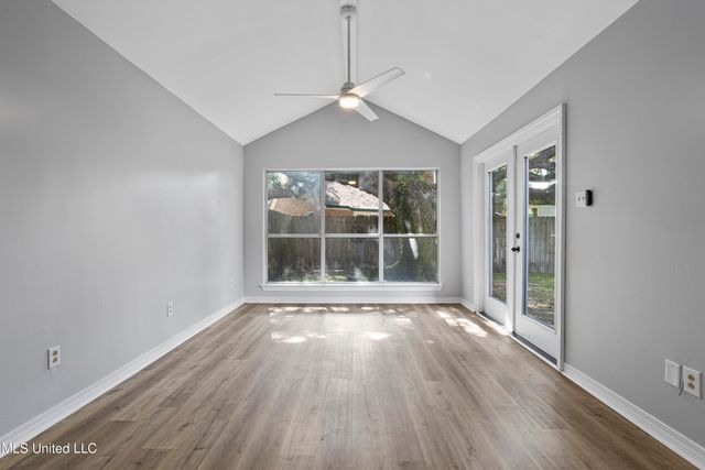 92 Hunter Drive, Ocean Springs, MS 39564