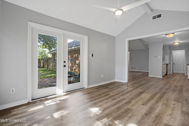 92 Hunter Drive, Ocean Springs, MS 39564