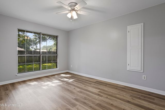 92 Hunter Drive, Ocean Springs, MS 39564
