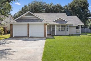 92 Hunter Drive, Ocean Springs, MS 39564