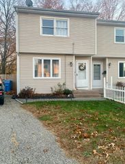 18 Hunniford Street, Manchester, CT 06040