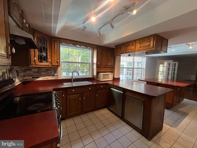 3203 RIVERVIEW DR, Triangle, VA 22172