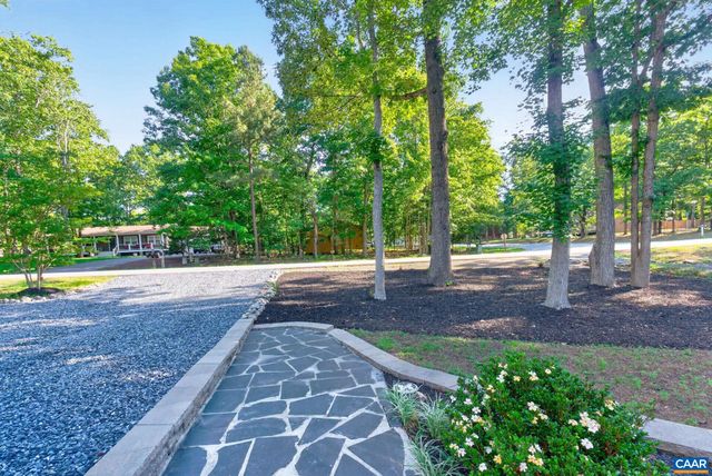 137 JEFFERSON DR, Palmyra, VA 22963