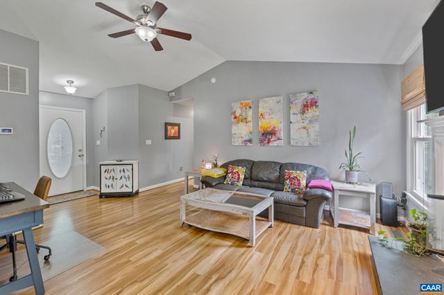 137 JEFFERSON DR, Palmyra, VA 22963