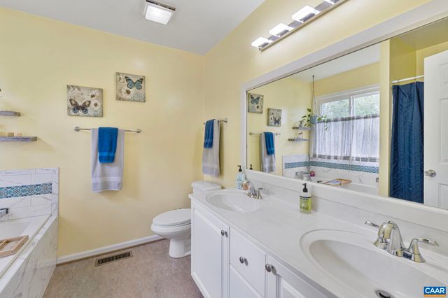137 JEFFERSON DR, Palmyra, VA 22963