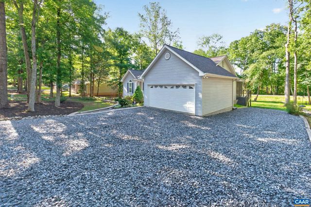 137 JEFFERSON DR, Palmyra, VA 22963