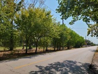 803 W Archer Road, Baytown, TX 77521