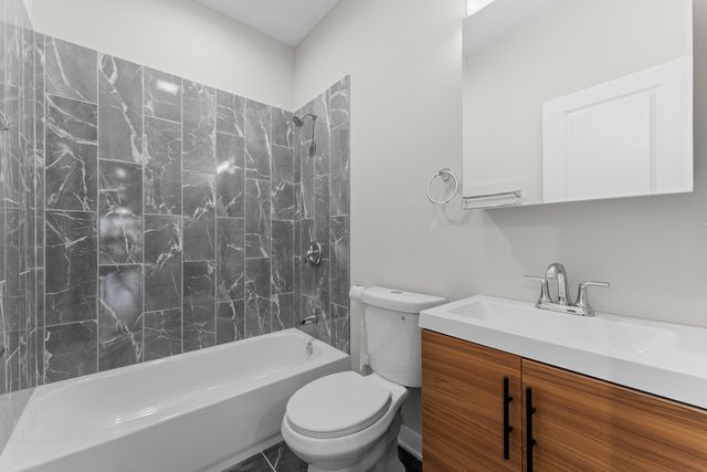 3029 W Washington Boulevard, Chicago, IL 60612