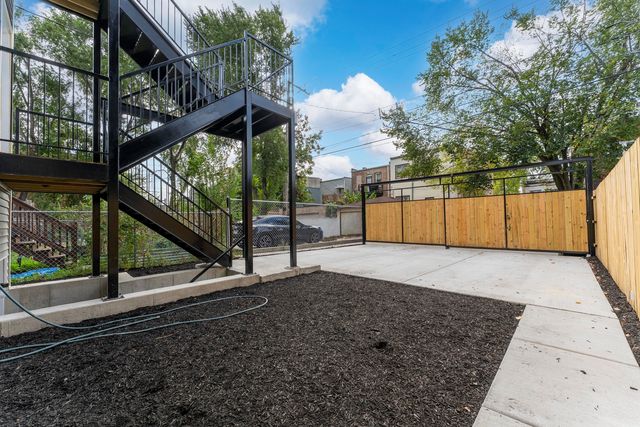 3029 W Washington Boulevard, Chicago, IL 60612