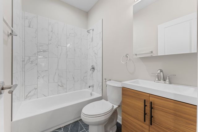 3029 W Washington Boulevard, Chicago, IL 60612