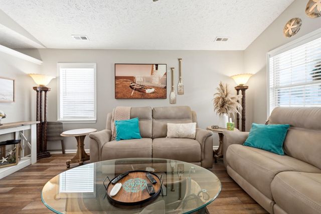 7996 Short Needle Ct., Murrells Inlet, SC 29576