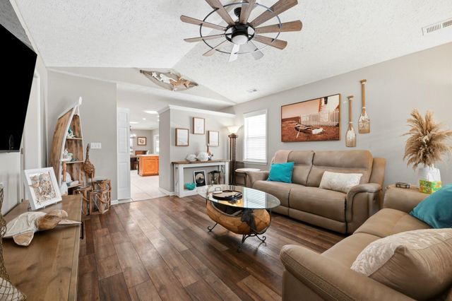 7996 Short Needle Ct., Murrells Inlet, SC 29576