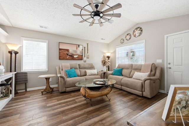 7996 Short Needle Ct., Murrells Inlet, SC 29576