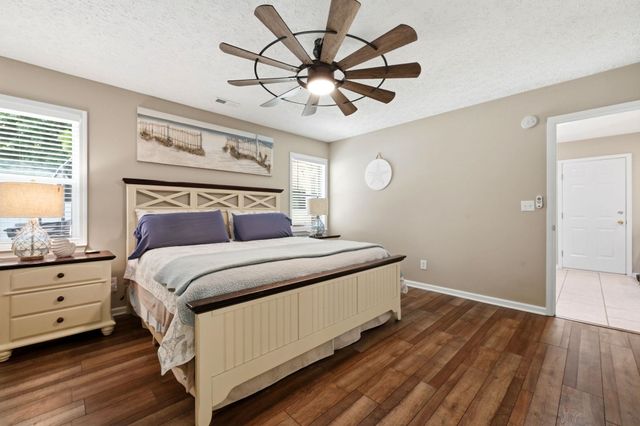 7996 Short Needle Ct., Murrells Inlet, SC 29576