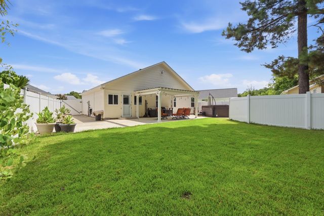 7996 Short Needle Ct., Murrells Inlet, SC 29576