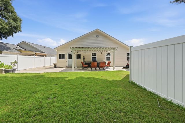 7996 Short Needle Ct., Murrells Inlet, SC 29576