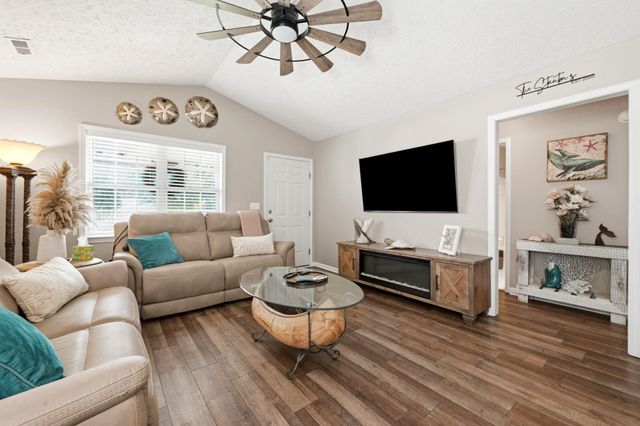 7996 Short Needle Ct., Murrells Inlet, SC 29576