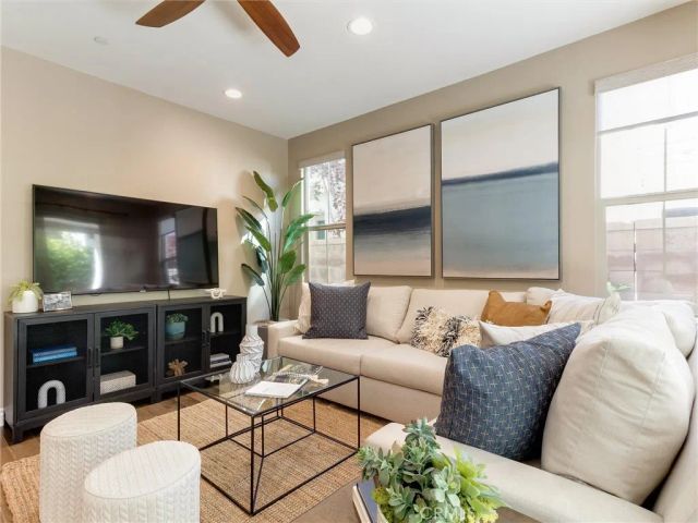 214 Gaspar, Irvine, CA 92618