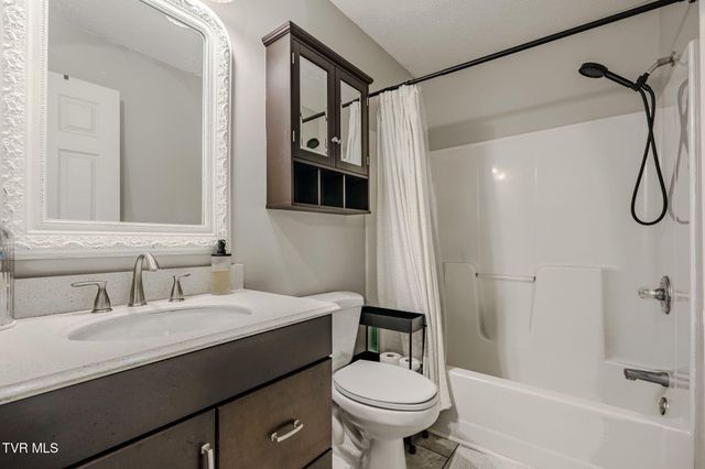 137 Sunrise Meadow Court, Mount Carmel, TN 37645