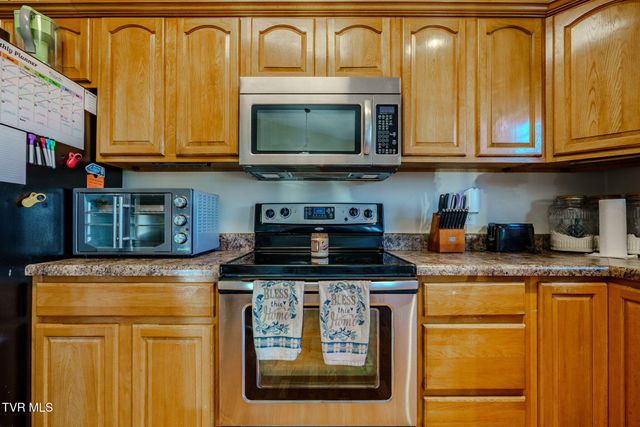 137 Sunrise Meadow Court, Mount Carmel, TN 37645