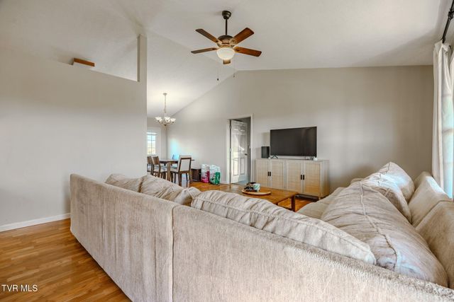 137 Sunrise Meadow Court, Mount Carmel, TN 37645