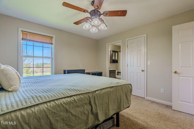 137 Sunrise Meadow Court, Mount Carmel, TN 37645