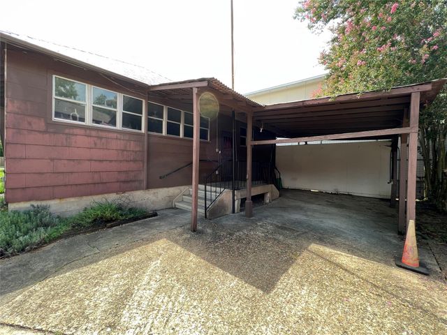 2420 White Oak Drive, Houston, TX 77009
