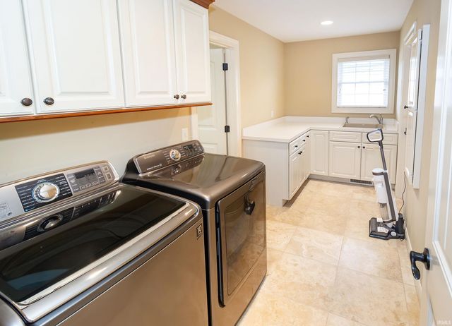 2848 Thornhill Drive, Evansville, IN 47725