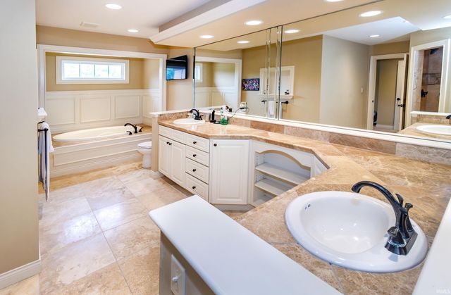 2848 Thornhill Drive, Evansville, IN 47725