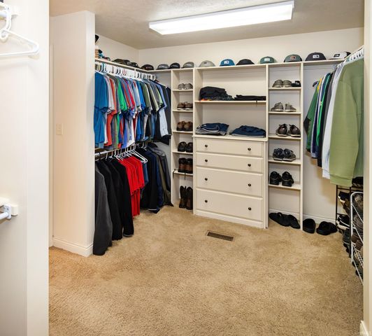 2848 Thornhill Drive, Evansville, IN 47725