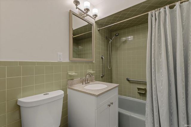 2643 Summit Ridge Drive, South Bend, IN 46628