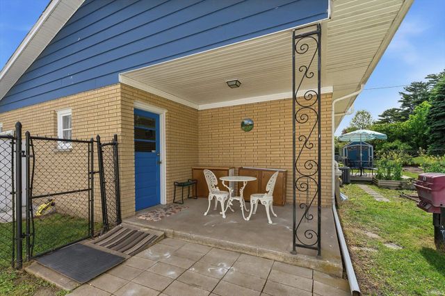 2643 Summit Ridge Drive, South Bend, IN 46628