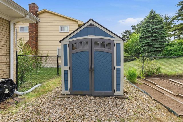 2643 Summit Ridge Drive, South Bend, IN 46628