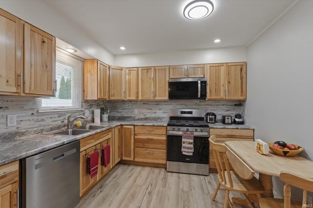 2643 Summit Ridge Drive, South Bend, IN 46628
