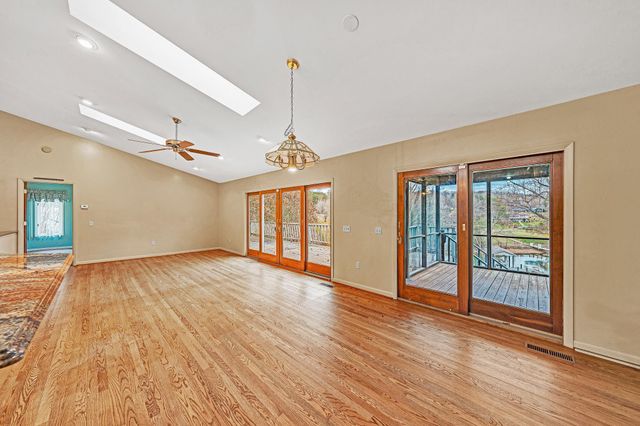 110 Club House DR, Moneta, VA 24121