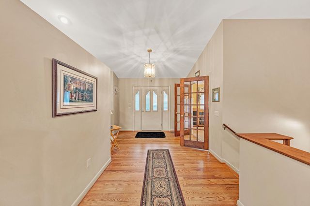 110 Club House DR, Moneta, VA 24121